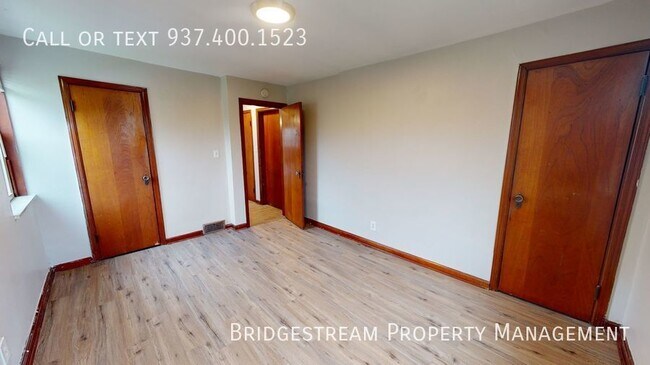 Foto del edificio - Upstairs updated 1 bedroom, 1 bath unit wi...