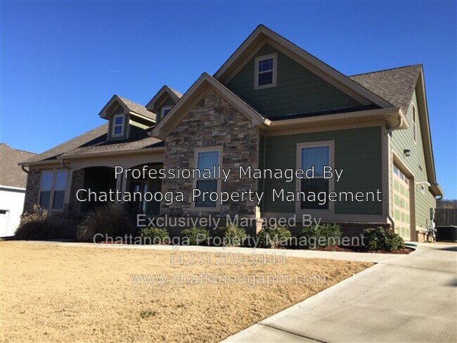 Building Photo - 7644 Maplehurst Dr