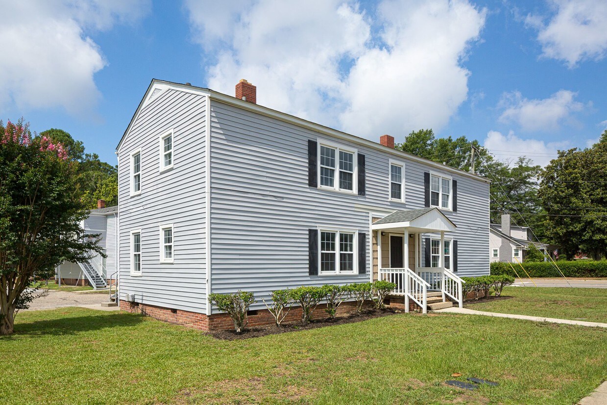 Foto principal - 1919 Fort Bragg Rd