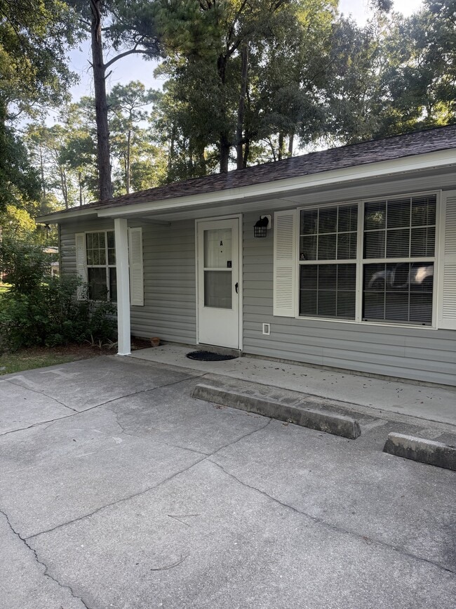 Building Photo - 953A Old Woodville Rd