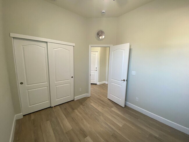 Building Photo - Beautiful Updated Home