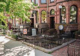 Building Photo - 250 Newbury St