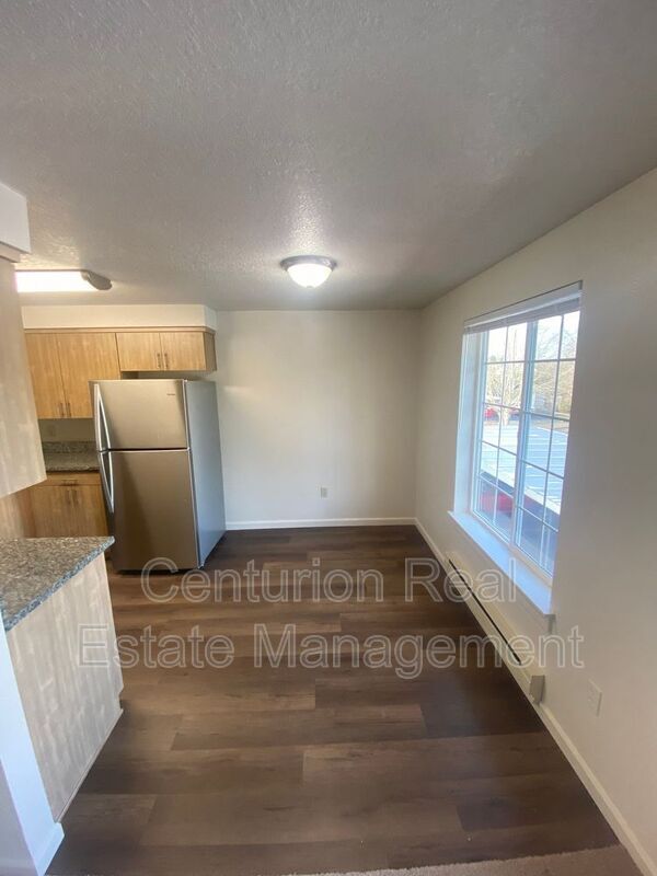Building Photo - 903 Bryan Ct NE
