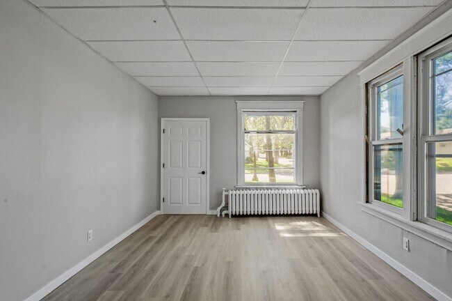 Building Photo - 1541 Carroll Ave