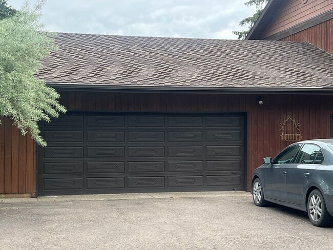 Building Photo - Kalispell Home with stunning mountain views