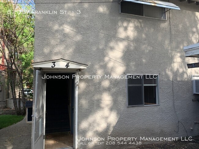 Building Photo - 820 1/2 Franklin St #3