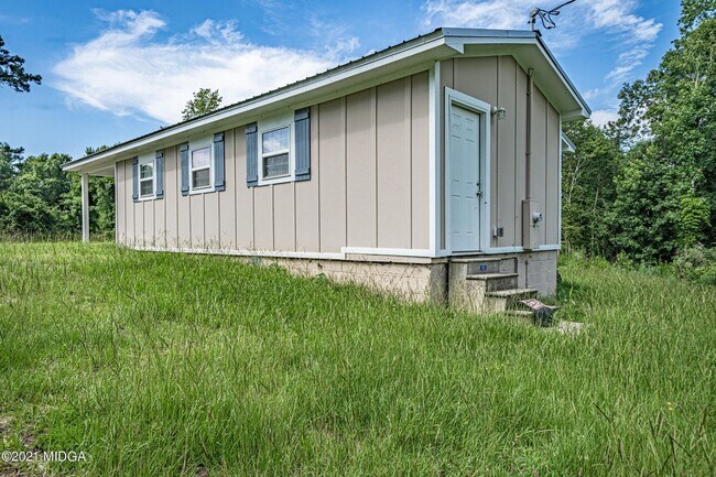 Building Photo - 121 Garrison Rd