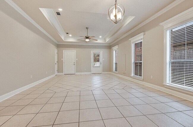 Foto del edificio - 41018 Villa Ct S
