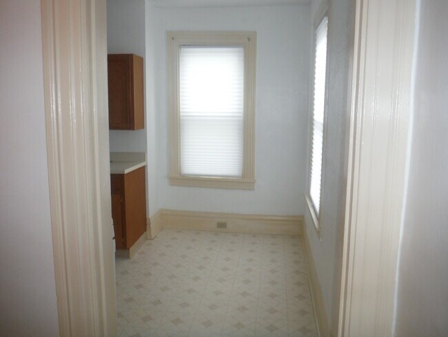 Building Photo - 121 23rd St