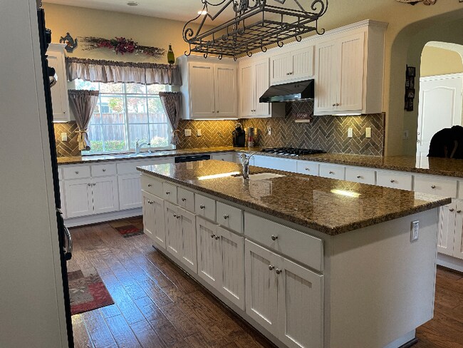 Building Photo - 2653 St Helena Ct