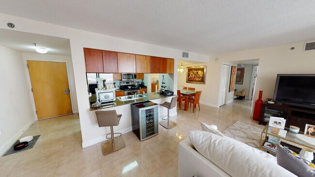 Building Photo - 1200 Brickell Bay Dr