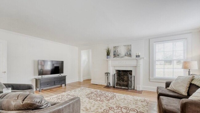 Foto del edificio - 639 E Iredell Ave