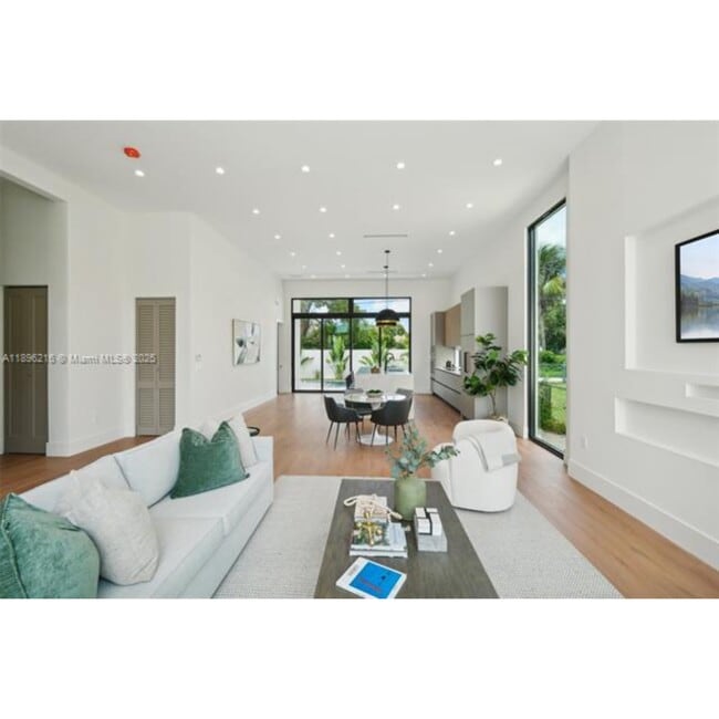 Building Photo - 510 NW 50th St