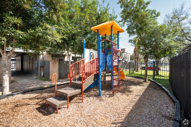 Building Photo - 2929 Dunvale Apartments On Westheimer