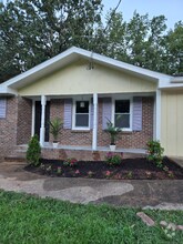 Building Photo - 4462 Bryant Dr SW