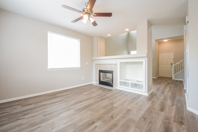 Foto del edificio - 2487 E 127th Ct