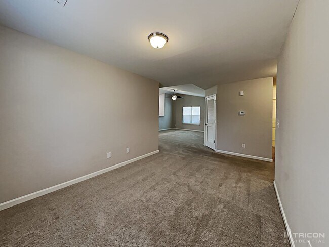 Foto del edificio - 630 Stillgreen Ln