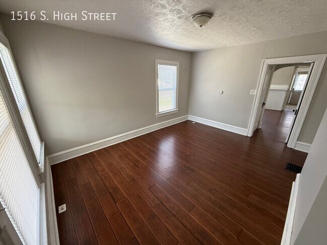 Building Photo - 1516 S High St