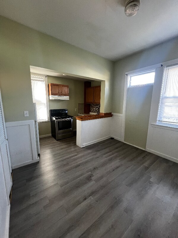 Primary Photo - 293 Point St