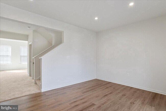 Building Photo - 21 Stafford Pl
