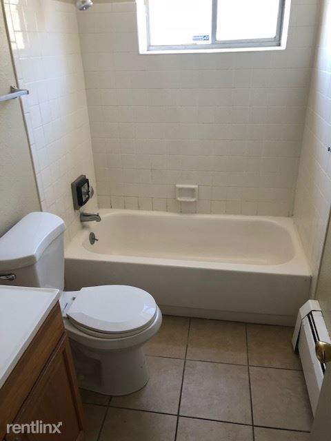 Building Photo - 1 br, 1 bath Condo - 800 W Belleview Ave 2...