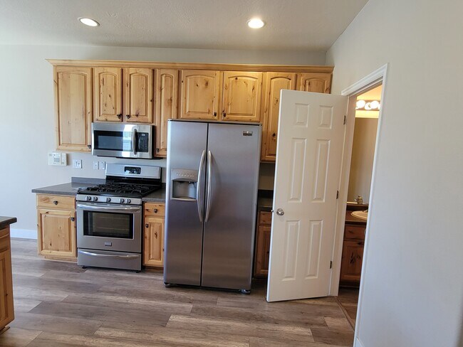 Building Photo - 4937 Atala Way
