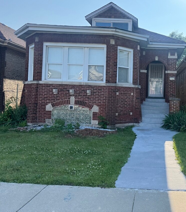 Primary Photo - 7724 S Wolcott Ave