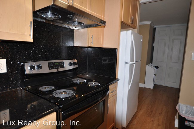 Building Photo - 1326 Palos Verdes Dr