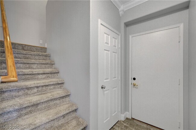 Foto del edificio - 2050 W Warm Springs Rd