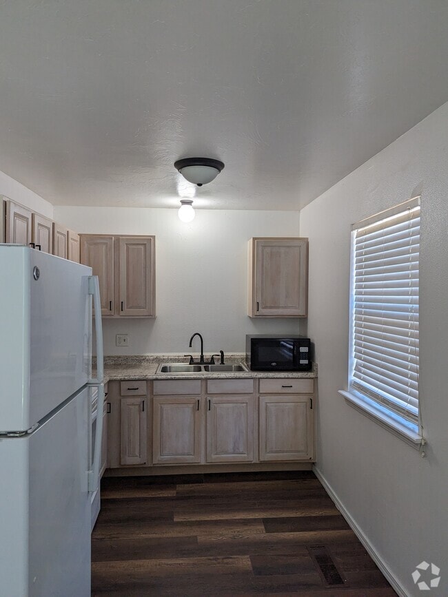 Building Photo - 304 Vicksburg Cir