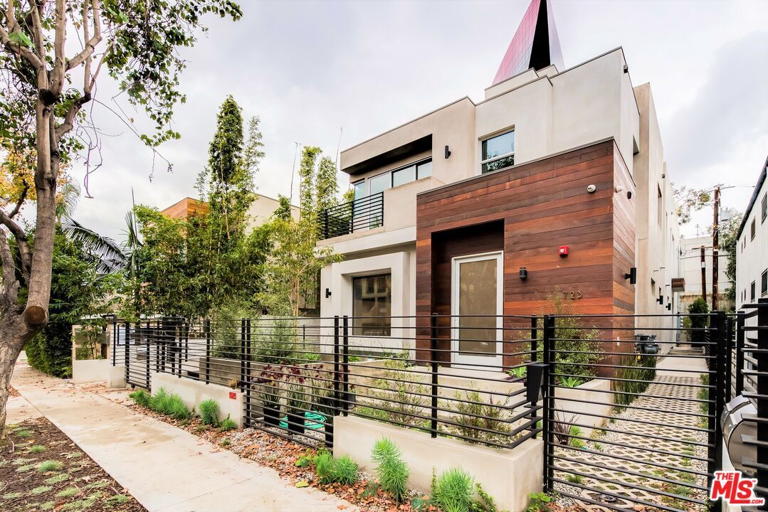 Foto principal - 723 Huntley Dr