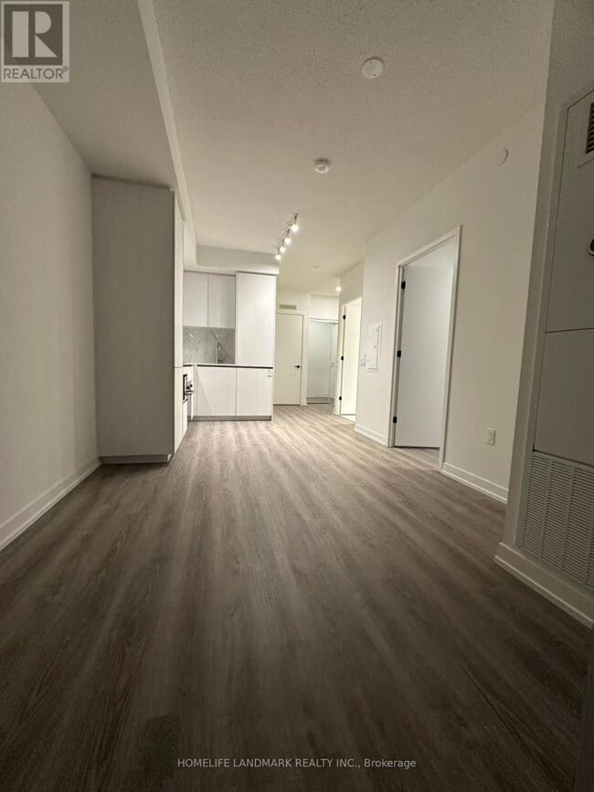 Building Photo - 8 Interchange Wy