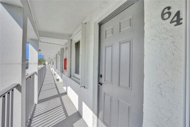 Photo - 1816 E Oakland Park Blvd Apartment