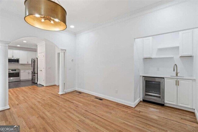 Foto del edificio - 1711 Summit Glen Ln NE