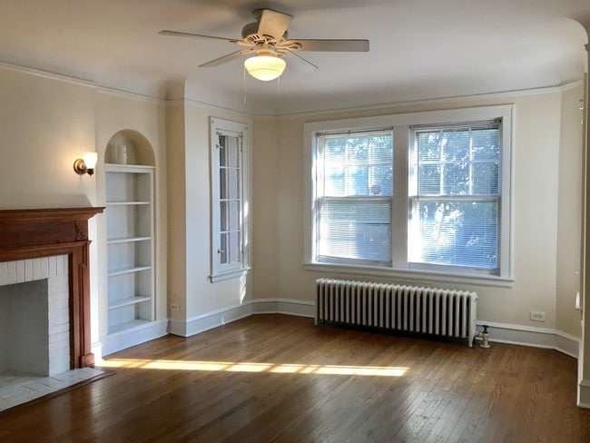 Building Photo - 4836 Elm St