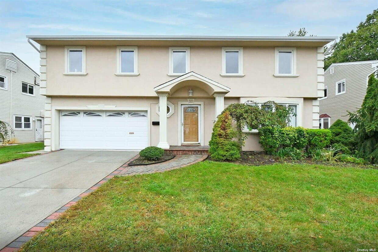 10 Heritage Ct, Valley Stream, NY 11581 House Rental in Valley Stream, NY