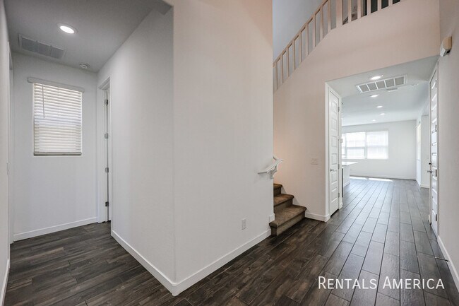 Foto del edificio - 1051 E Armstrong Wy