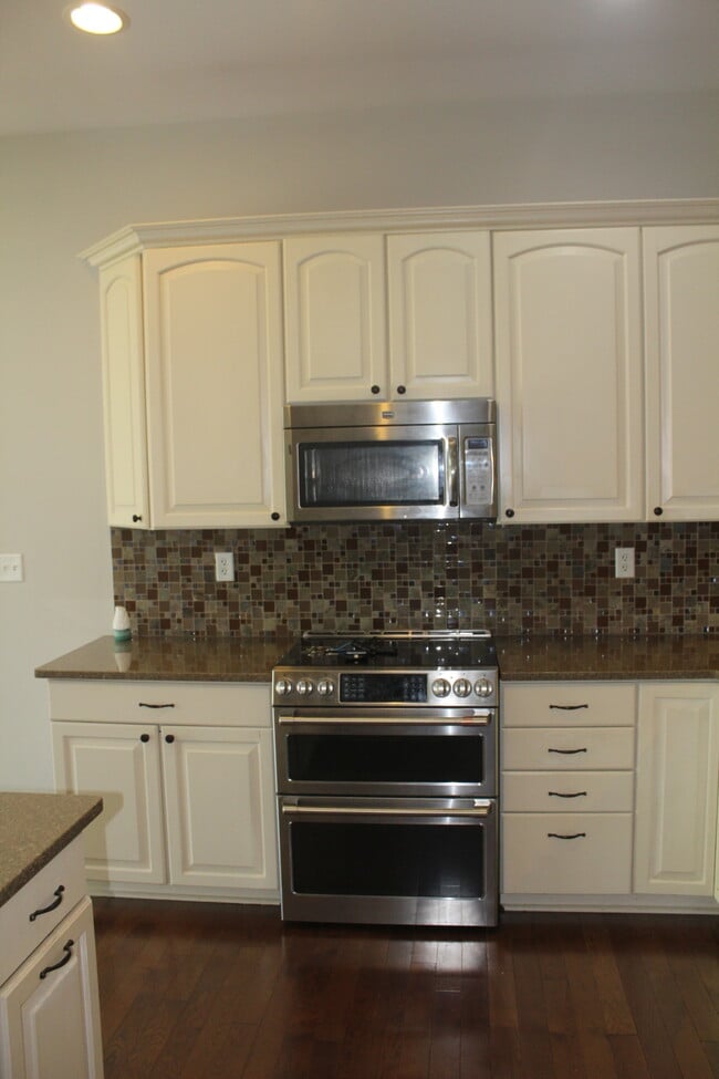 Building Photo - 746 Gabriela Ct