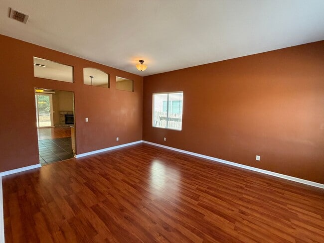 Building Photo - Beautiful Home in Cresleigh Ranch Village