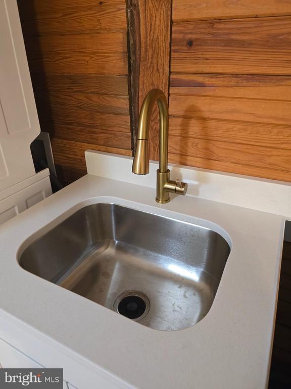 Foto del edificio - 12048 Winding Creek Ct