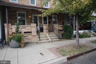 Building Photo - 230 S 3rd Ave