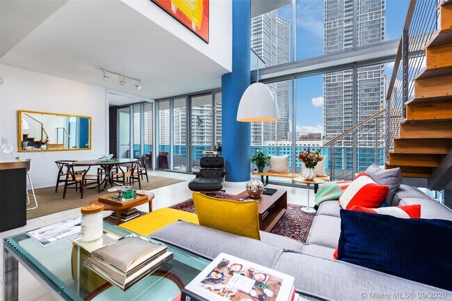 Building Photo - 200 Biscayne Blvd Way