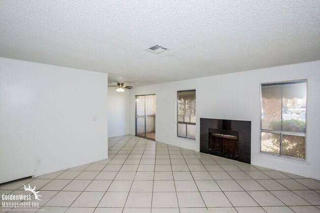Building Photo - Cozy 2Bdm 2Ba Apartment near UNLV!