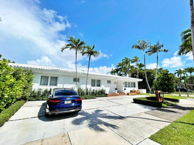 Foto del edificio - 290 Shore Dr E