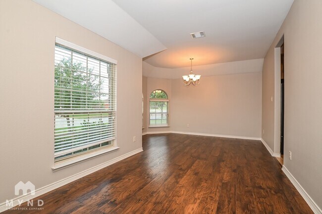 Foto del edificio - 1020 Hiddencreek Dr