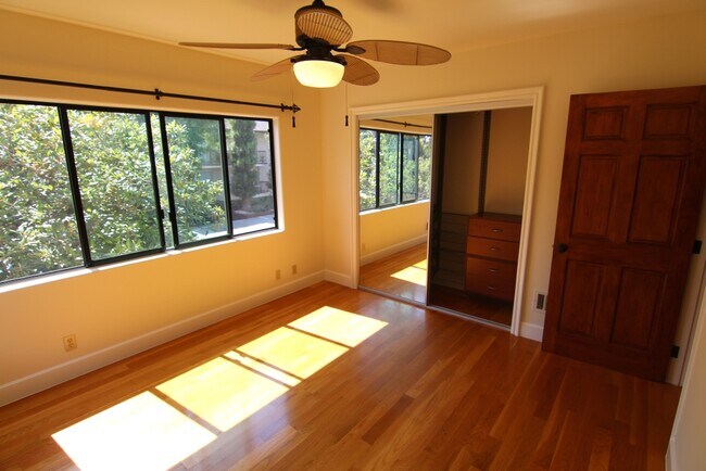 Foto del edificio - 600 N Sweetzer Ave