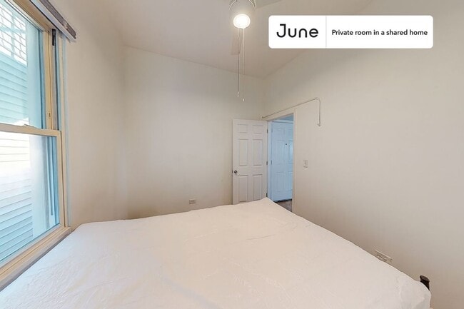 Foto del edificio - Room in Shared 3 bed/1 bath home