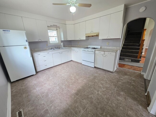 Building Photo - 3 Bed 1 Bath Single Family Home in Wisconsin Rapids