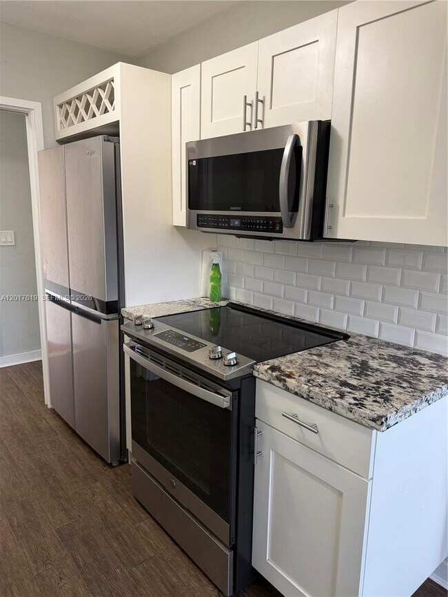 Foto del edificio - 2591 NE 55th Ct