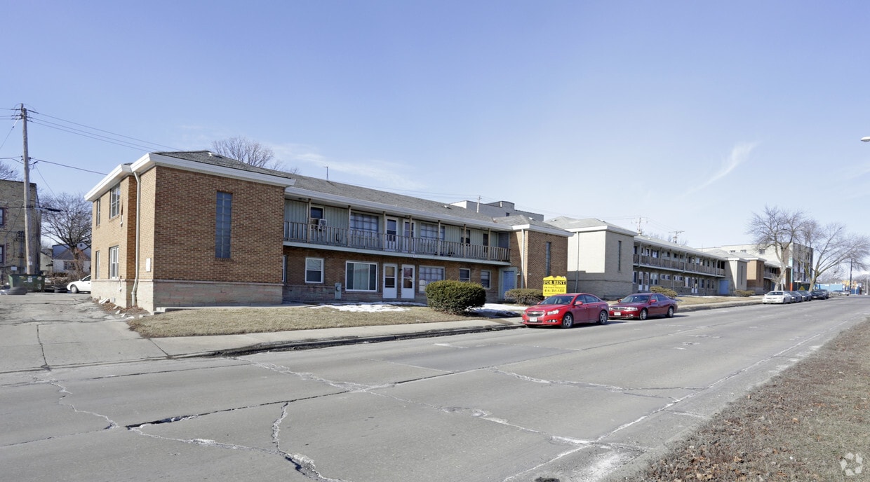 Primary Photo - 5525 N Teutonia Ave